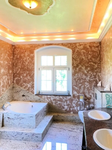 Bad in der Villa
