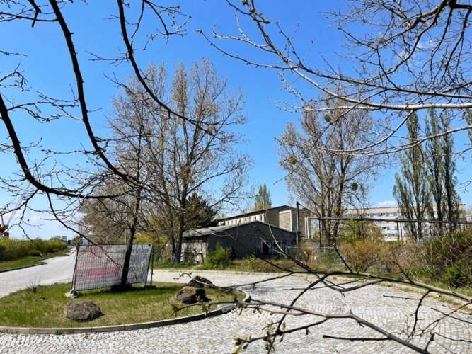 Bürogebäude von Südost (2)