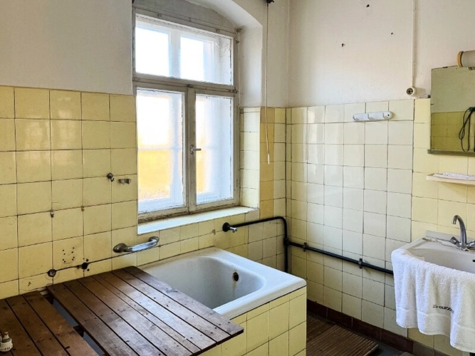 Renovierungsbedarf im OG (2)