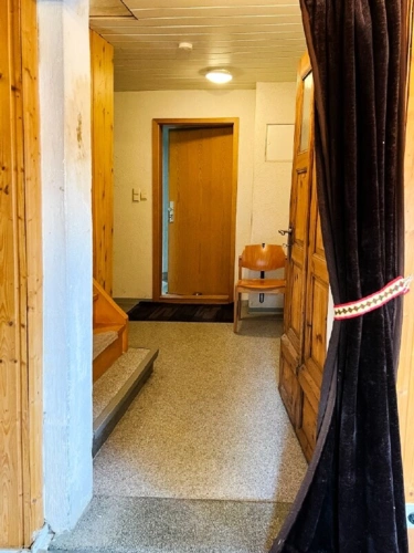 Haustür und -flur