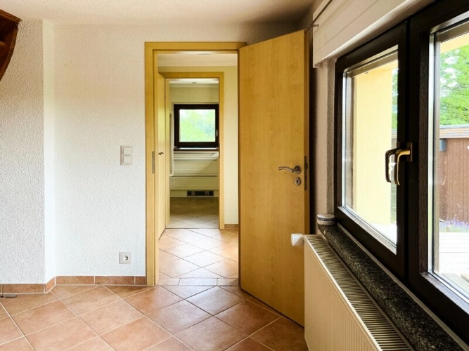 Von Terrasse zu Kochen, Gäste-WC und Speisen