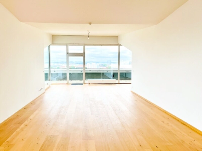 Wohnen - Blick von Eingangstür