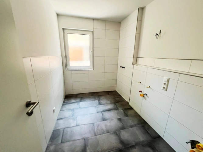 Bad Nr. 2 mit großer Dusche