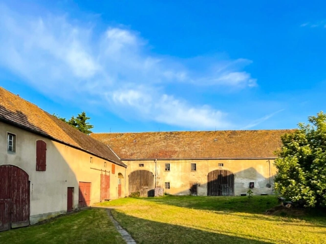 Scheunen auf Südwest und Nordwest