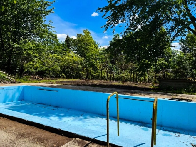 Pool (2)