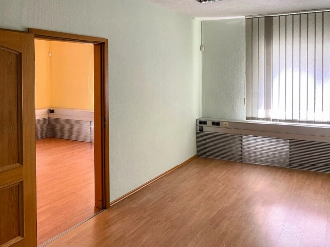 Büro im Flachbau auf West (1)
