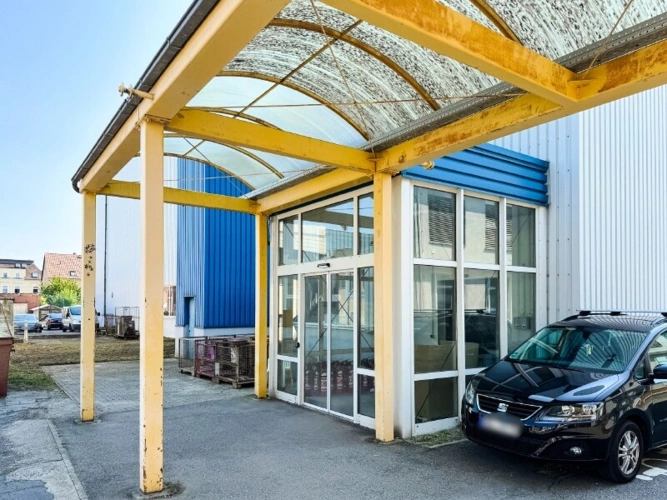 Zugang Logistikhalle