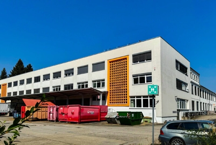 Bürogebäude von Südost