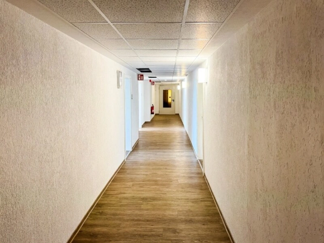 Flur Bürotrakt (2)