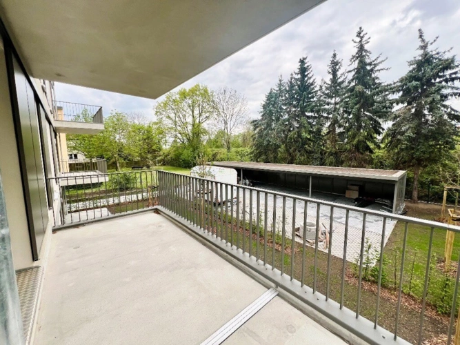 großer Balkon