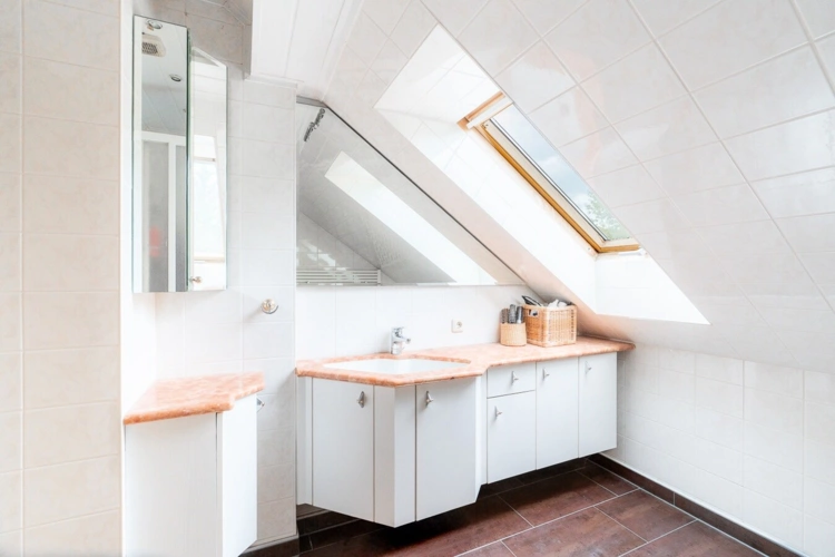 Bad im Dachgeschoss Bild 1