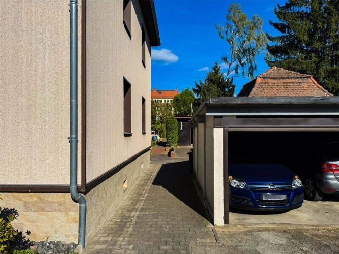 Zufahrt & Garage (2)