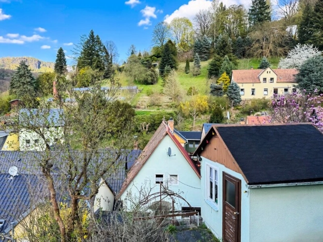 Gartenhaus mit Terrasse (1)