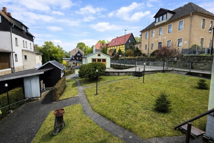 Umgebungsansicht und Garage