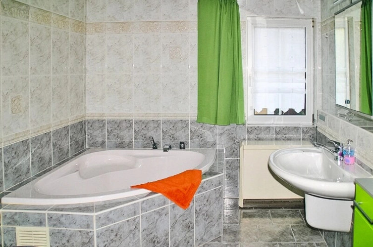 Ferienwohnung 1 OG links