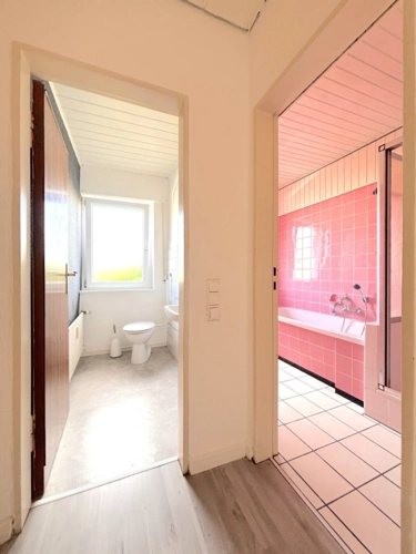 Badezimmer und WC