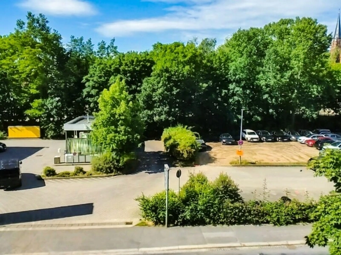 Blick auf Straßenseite nach Süden