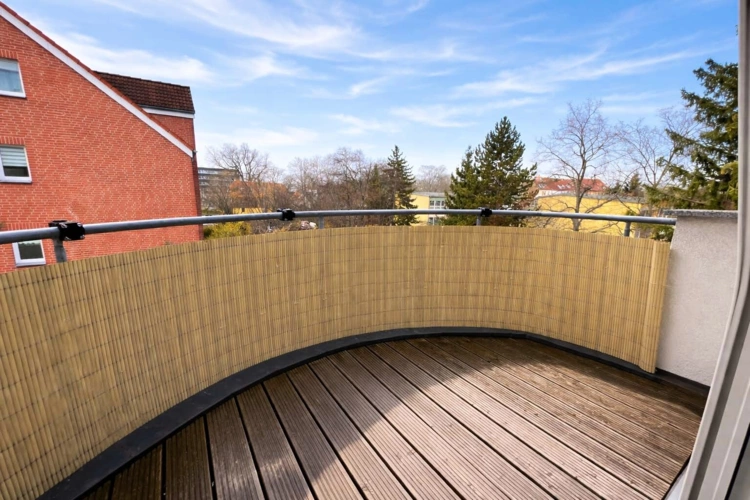 mit schönem Balkon