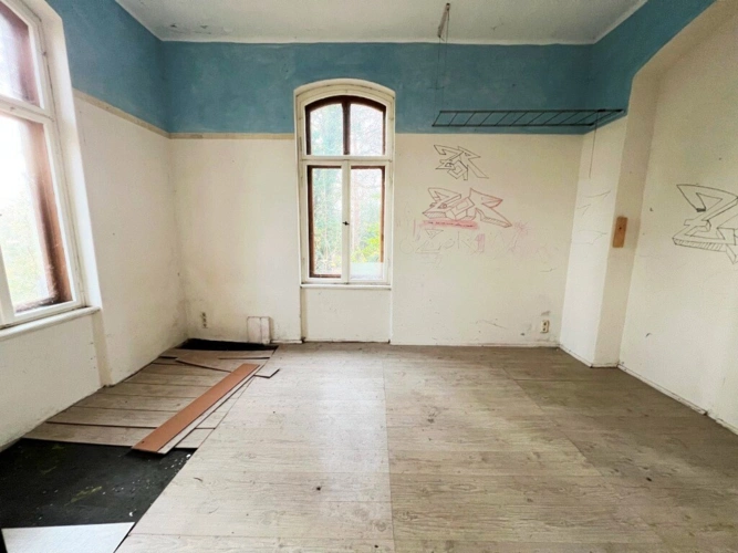 Zimmeransicht unsaniert