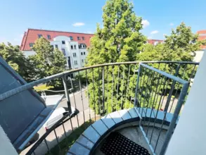 BEZUGSFREIES DACHGESCHOSS IN BEVORZUGTER LAGE